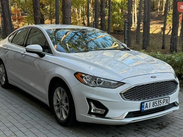 Белый Форд Фьюжн, объемом двигателя 2 л и пробегом 142 тыс. км за 14700 $, фото 1 на Automoto.ua