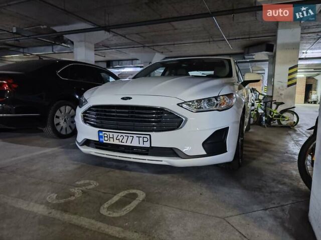 Білий Форд Фьюжен, об'ємом двигуна 2 л та пробігом 115 тис. км за 17500 $, фото 1 на Automoto.ua