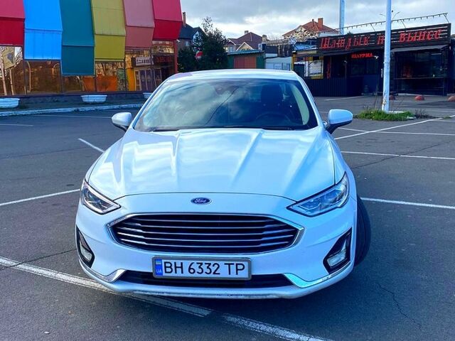 Білий Форд Фьюжен, об'ємом двигуна 2 л та пробігом 223 тис. км за 11700 $, фото 1 на Automoto.ua