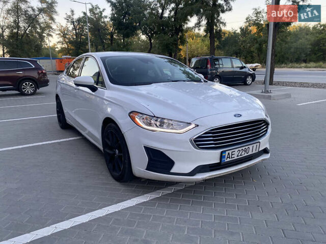 Форд Фьюжн 2019 в Днепре (Днепропетровске) на Automoto.ua Белый Форд Фьюжн, объемом двигателя 2.49 л и пробегом 150 тыс. км за 12500 $, фото 1 на Automoto.ua