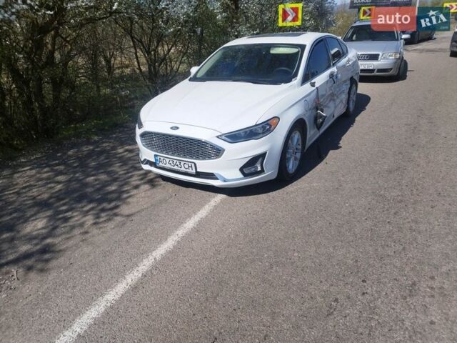 Білий Форд Фьюжен, об'ємом двигуна 2 л та пробігом 120 тис. км за 14500 $, фото 1 на Automoto.ua