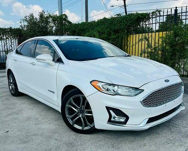 Форд Фьюжн 2019 в Львове на Automoto.ua Белый Форд Фьюжн, объемом двигателя 2 л и пробегом 60 тыс. км за 3000 $, фото 1 на Automoto.ua