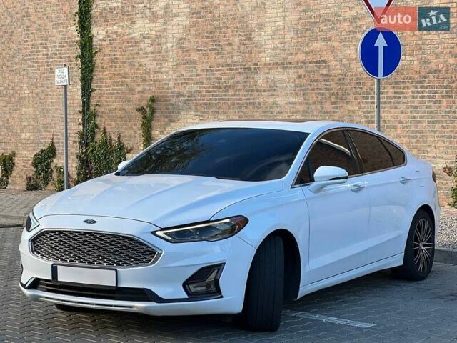 Форд Фьюжн 2019 в Одессе на Automoto.ua Белый Форд Фьюжн, объемом двигателя 2 л и пробегом 140 тыс. км за 15300 $, фото 1 на Automoto.ua