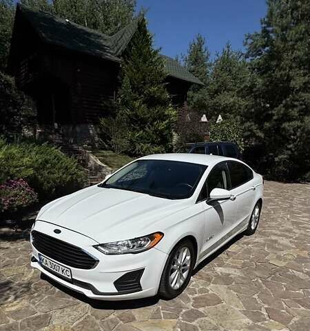 Белый Форд Фьюжн, объемом двигателя 2 л и пробегом 123 тыс. км за 17000 $, фото 1 на Automoto.ua