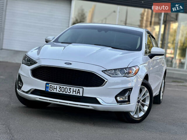 Белый Форд Фьюжн, объемом двигателя 2 л и пробегом 147 тыс. км за 16500 $, фото 1 на Automoto.ua