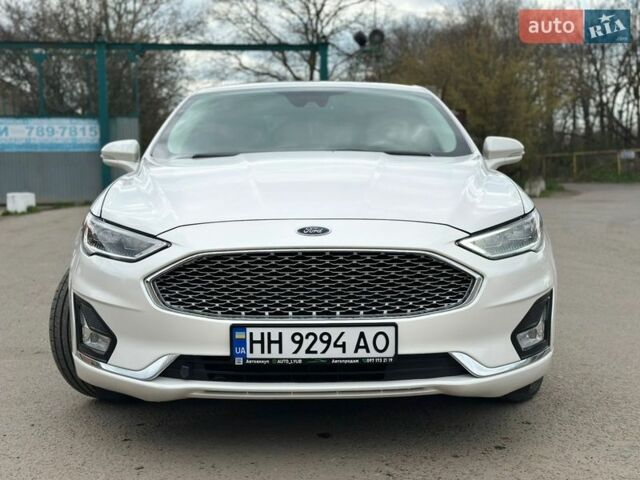 Белый Форд Фьюжн, объемом двигателя 2 л и пробегом 142 тыс. км за 17700 $, фото 1 на Automoto.ua