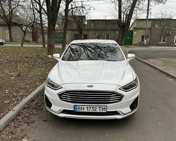 Білий Форд Фьюжен, об'ємом двигуна 2 л та пробігом 124 тис. км за 17000 $, фото 1 на Automoto.ua