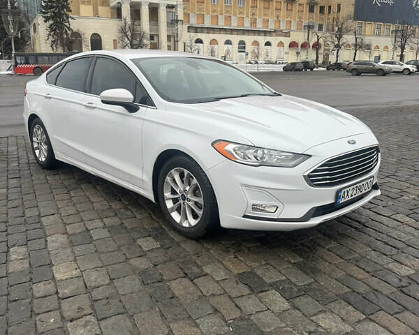 Білий Форд Фьюжен, об'ємом двигуна 1.5 л та пробігом 87 тис. км за 12000 $, фото 1 на Automoto.ua