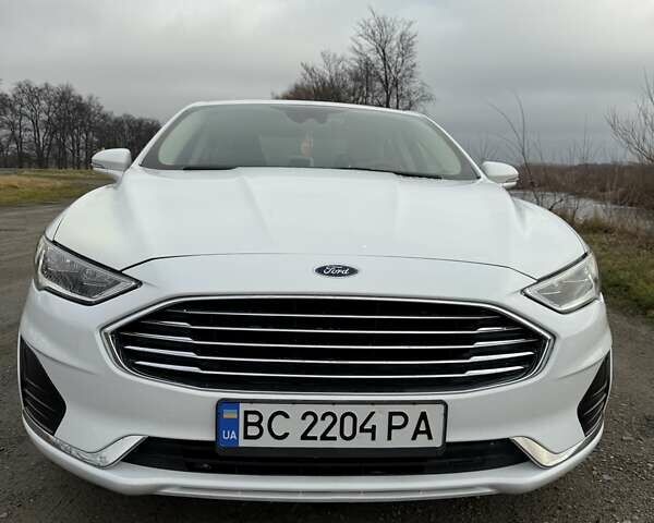Белый Форд Фьюжн, объемом двигателя 1.5 л и пробегом 105 тыс. км за 14500 $, фото 1 на Automoto.ua