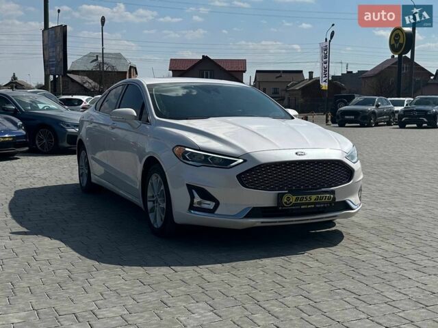 Белый Форд Фьюжн, объемом двигателя 2 л и пробегом 90 тыс. км за 18900 $, фото 1 на Automoto.ua