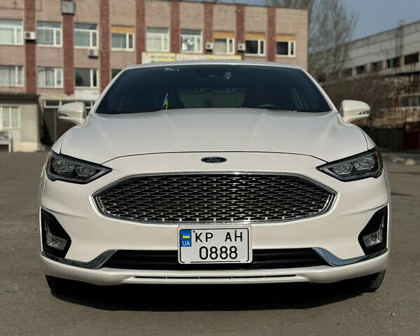 Белый Форд Фьюжн, объемом двигателя 2 л и пробегом 94 тыс. км за 19900 $, фото 1 на Automoto.ua