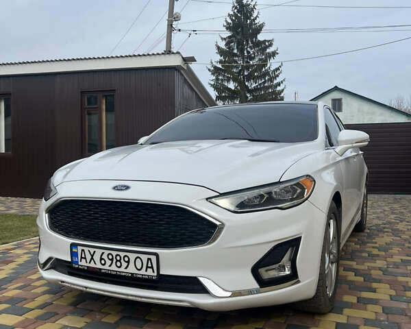 Белый Форд Фьюжн, объемом двигателя 2 л и пробегом 147 тыс. км за 15000 $, фото 1 на Automoto.ua