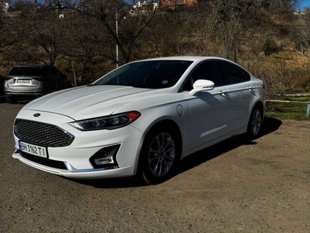 Білий Форд Фьюжен, об'ємом двигуна 2 л та пробігом 103 тис. км за 21000 $, фото 1 на Automoto.ua