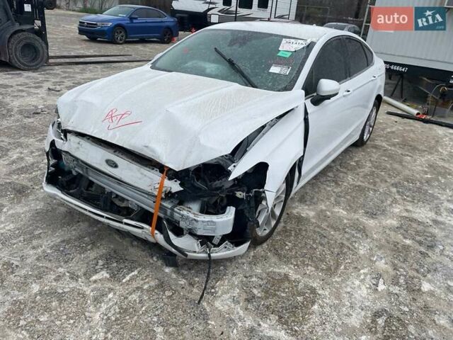 Білий Форд Фьюжен, об'ємом двигуна 2 л та пробігом 110 тис. км за 11999 $, фото 1 на Automoto.ua
