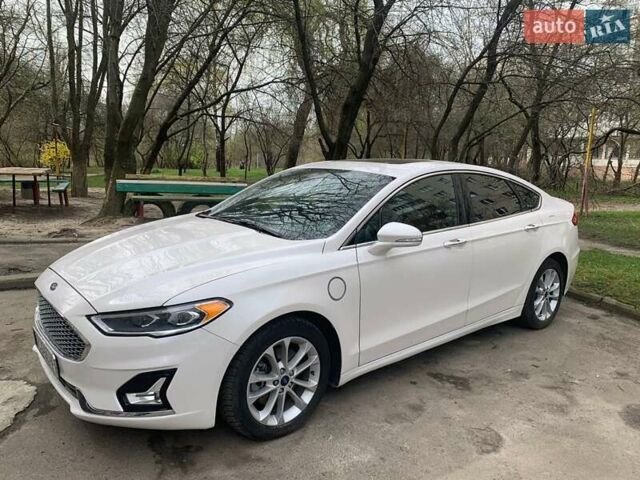 Белый Форд Фьюжн, объемом двигателя 2 л и пробегом 30 тыс. км за 20500 $, фото 1 на Automoto.ua