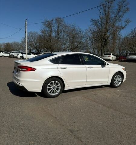 Білий Форд Фьюжен, об'ємом двигуна 2 л та пробігом 81 тис. км за 21000 $, фото 1 на Automoto.ua