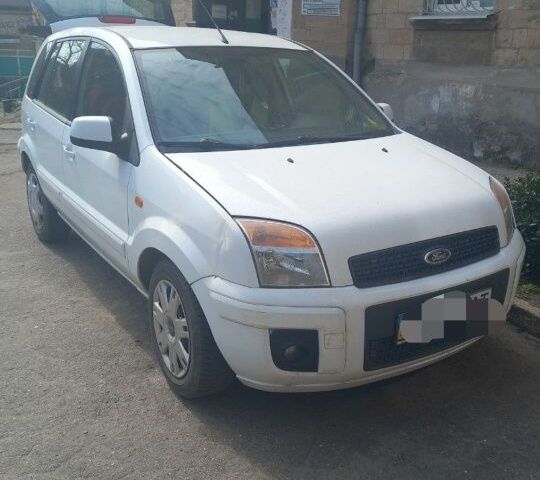 Белый Форд Фьюжн, объемом двигателя 1.4 л и пробегом 157 тыс. км за 3500 $, фото 1 на Automoto.ua