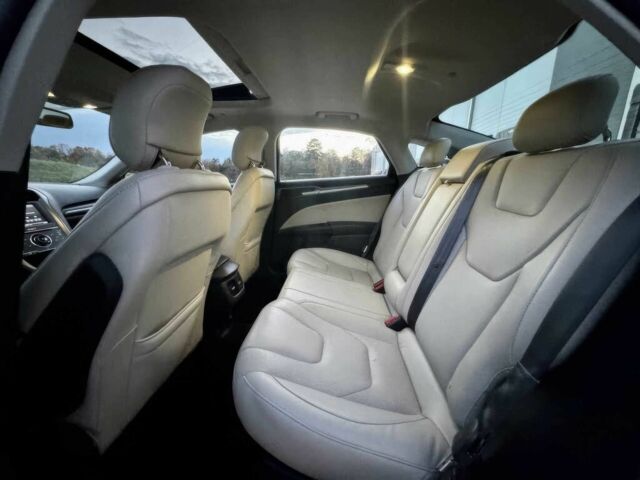 Білий Форд Фьюжен, об'ємом двигуна 2 л та пробігом 90 тис. км за 5900 $, фото 1 на Automoto.ua