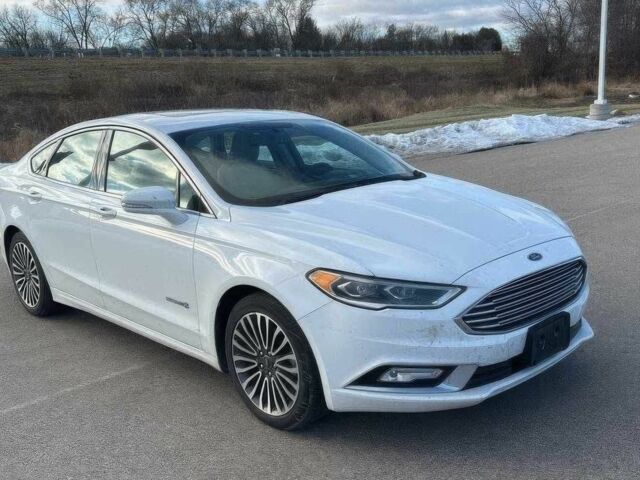 Білий Форд Фьюжен, об'ємом двигуна 2 л та пробігом 41 тис. км за 10400 $, фото 1 на Automoto.ua