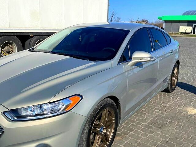 Бежевий Форд Фьюжен, об'ємом двигуна 2 л та пробігом 157 тис. км за 11000 $, фото 1 на Automoto.ua