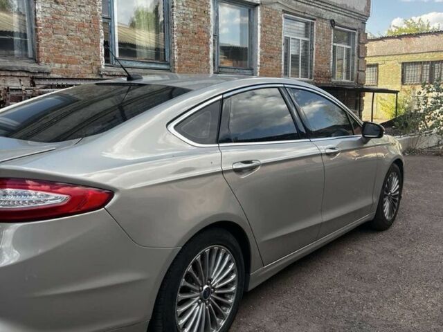 Бежевий Форд Фьюжен, об'ємом двигуна 2 л та пробігом 260 тис. км за 8700 $, фото 1 на Automoto.ua