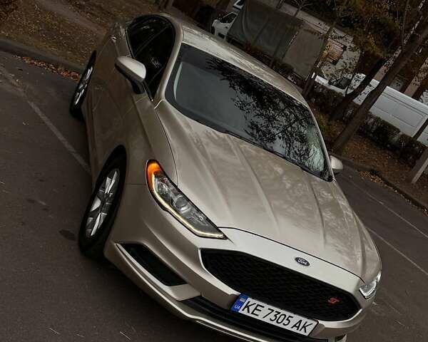 Бежевый Форд Фьюжн, объемом двигателя 2.5 л и пробегом 150 тыс. км за 11000 $, фото 1 на Automoto.ua