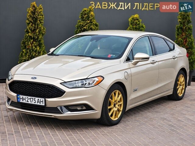 Бежевий Форд Фьюжен, об'ємом двигуна 2 л та пробігом 200 тис. км за 13990 $, фото 1 на Automoto.ua