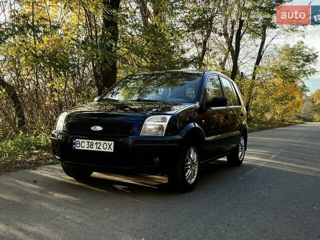 Форд Фьюжен 2002 у Хмельницькому на Automoto.ua Чорний Форд Фьюжен, об'ємом двигуна 1.6 л та пробігом 207 тис. км за 4200 $, фото 1 на Automoto.ua