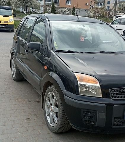 Чорний Форд Фьюжен, об'ємом двигуна 1.6 л та пробігом 218 тис. км за 5500 $, фото 1 на Automoto.ua