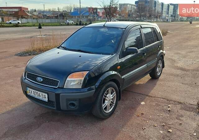 Черный Форд Фьюжн, объемом двигателя 1.6 л и пробегом 318 тыс. км за 4200 $, фото 1 на Automoto.ua