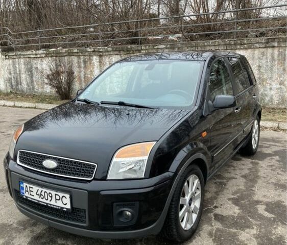 Чорний Форд Фьюжен, об'ємом двигуна 1.6 л та пробігом 215 тис. км за 6000 $, фото 1 на Automoto.ua