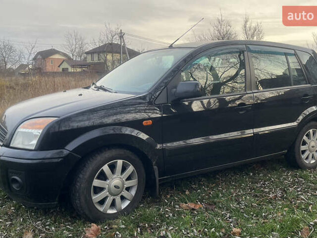 Черный Форд Фьюжн, объемом двигателя 1.6 л и пробегом 142 тыс. км за 6200 $, фото 1 на Automoto.ua