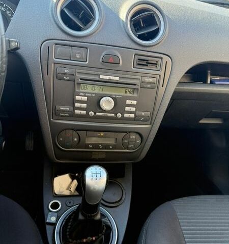 Черный Форд Фьюжн, объемом двигателя 1.6 л и пробегом 145 тыс. км за 5000 $, фото 1 на Automoto.ua