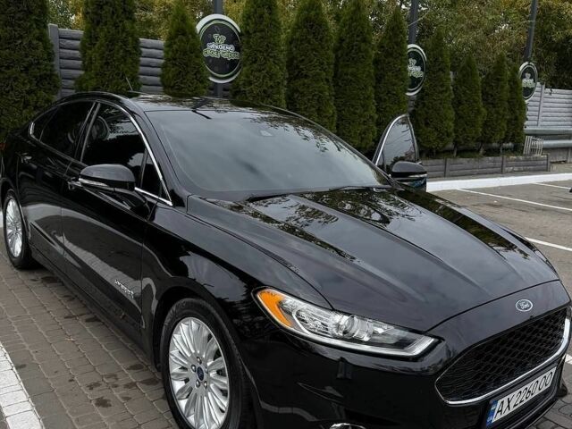 Чорний Форд Фьюжен, об'ємом двигуна 2 л та пробігом 275 тис. км за 12600 $, фото 1 на Automoto.ua