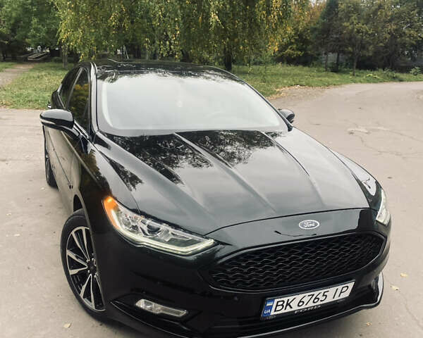 Чорний Форд Фьюжен, об'ємом двигуна 2 л та пробігом 210 тис. км за 12000 $, фото 1 на Automoto.ua