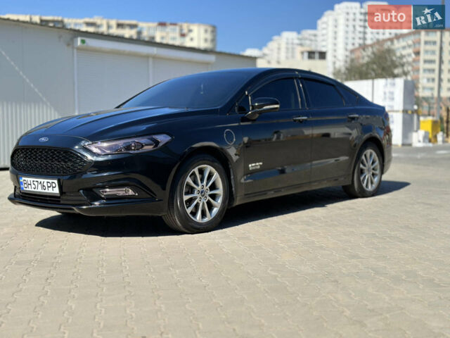 Черный Форд Фьюжн, объемом двигателя 2 л и пробегом 65 тыс. км за 19000 $, фото 1 на Automoto.ua