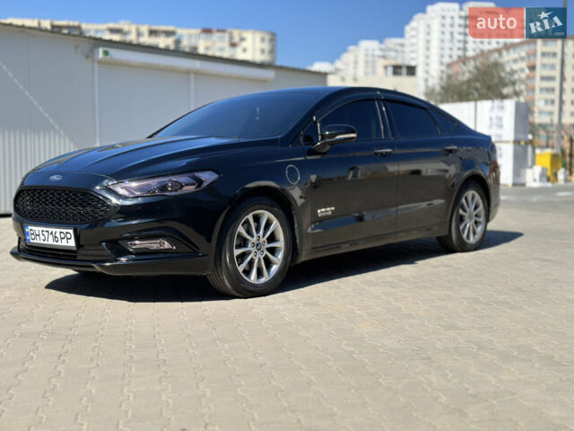 Черный Форд Фьюжн, объемом двигателя 2 л и пробегом 65 тыс. км за 19000 $, фото 1 на Automoto.ua