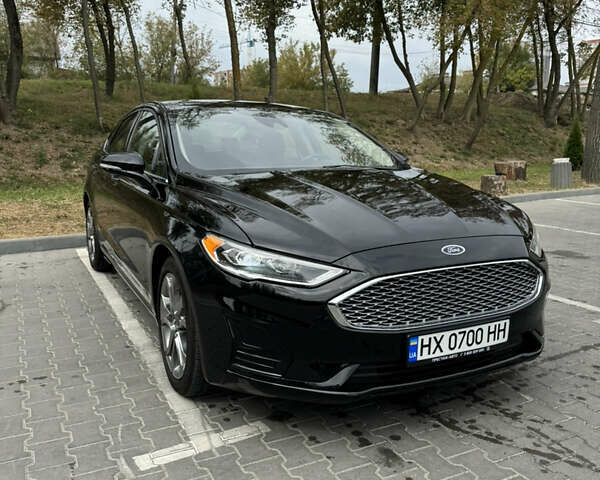 Черный Форд Фьюжн, объемом двигателя 1.5 л и пробегом 53 тыс. км за 15000 $, фото 1 на Automoto.ua
