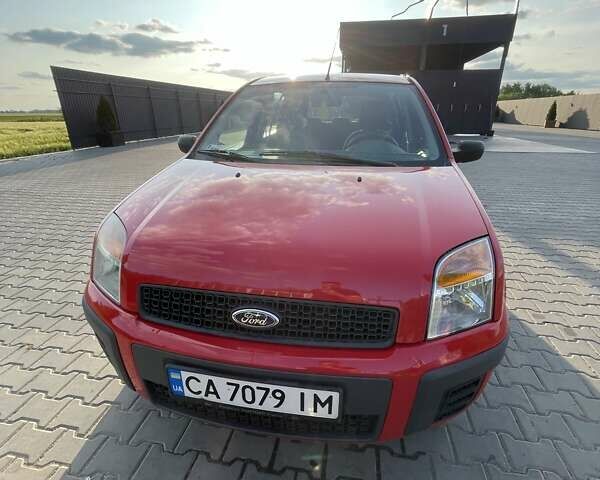 Червоний Форд Фьюжен, об'ємом двигуна 1.4 л та пробігом 130 тис. км за 4400 $, фото 1 на Automoto.ua