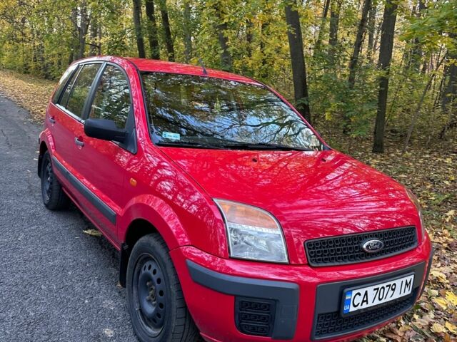 Красный Форд Фьюжн, объемом двигателя 1.4 л и пробегом 132 тыс. км за 4200 $, фото 1 на Automoto.ua
