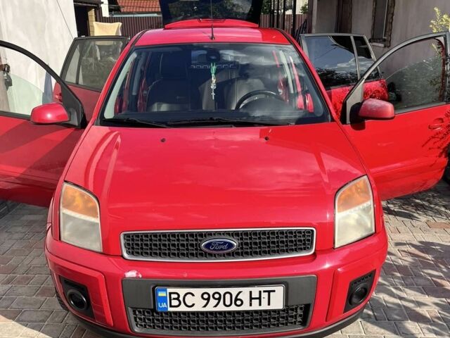 Красный Форд Фьюжн, объемом двигателя 1.6 л и пробегом 290 тыс. км за 4800 $, фото 1 на Automoto.ua