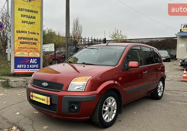 Красный Форд Фьюжн, объемом двигателя 1.39 л и пробегом 131 тыс. км за 5500 $, фото 1 на Automoto.ua