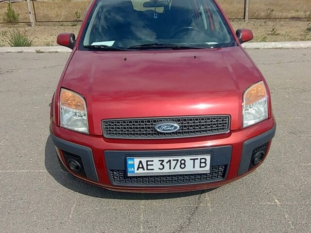 Червоний Форд Фьюжен, об'ємом двигуна 1.4 л та пробігом 160 тис. км за 5900 $, фото 1 на Automoto.ua