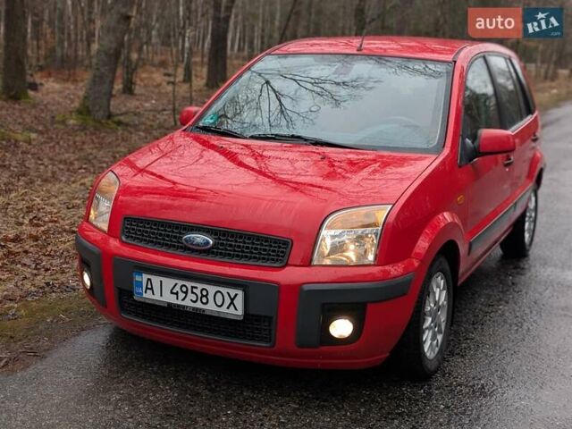 Красный Форд Фьюжн, объемом двигателя 1.56 л и пробегом 260 тыс. км за 5650 $, фото 1 на Automoto.ua