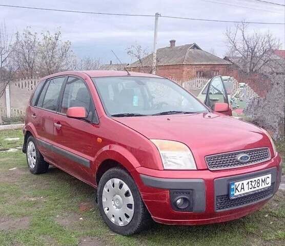 Червоний Форд Фьюжен, об'ємом двигуна 1.6 л та пробігом 200 тис. км за 4200 $, фото 1 на Automoto.ua