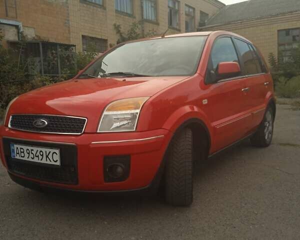 Червоний Форд Фьюжен, об'ємом двигуна 1.39 л та пробігом 190 тис. км за 5100 $, фото 1 на Automoto.ua