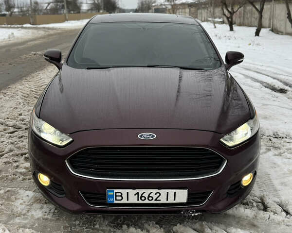 Красный Форд Фьюжн, объемом двигателя 2 л и пробегом 188 тыс. км за 8900 $, фото 1 на Automoto.ua