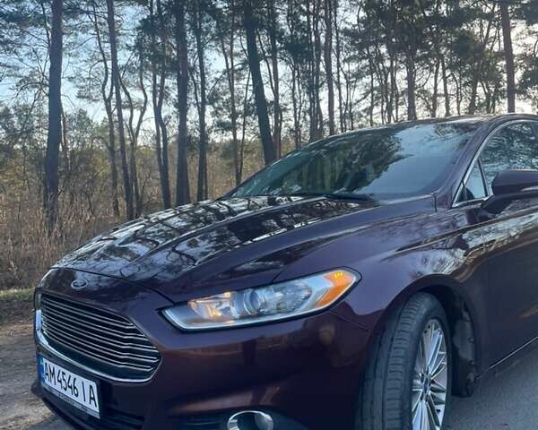 Красный Форд Фьюжн, объемом двигателя 2 л и пробегом 370 тыс. км за 8400 $, фото 1 на Automoto.ua