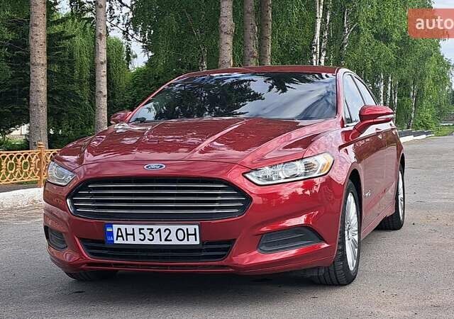 Червоний Форд Фьюжен, об'ємом двигуна 2 л та пробігом 177 тис. км за 11500 $, фото 1 на Automoto.ua