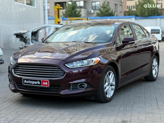 Червоний Форд Фьюжен, об'ємом двигуна 2 л та пробігом 209 тис. км за 8940 $, фото 1 на Automoto.ua
